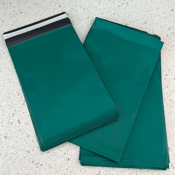 25 pcs Shipping Envelopes Green Poly Mailers 6"x9" Inches - Picture 2 of 3